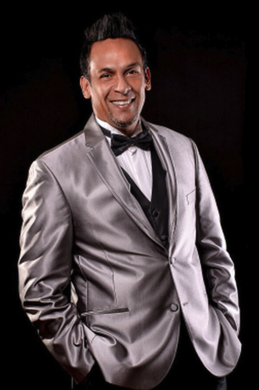 El cantante y pastor René González será sometido a cirugía tras sufrir una caída el fin de semana